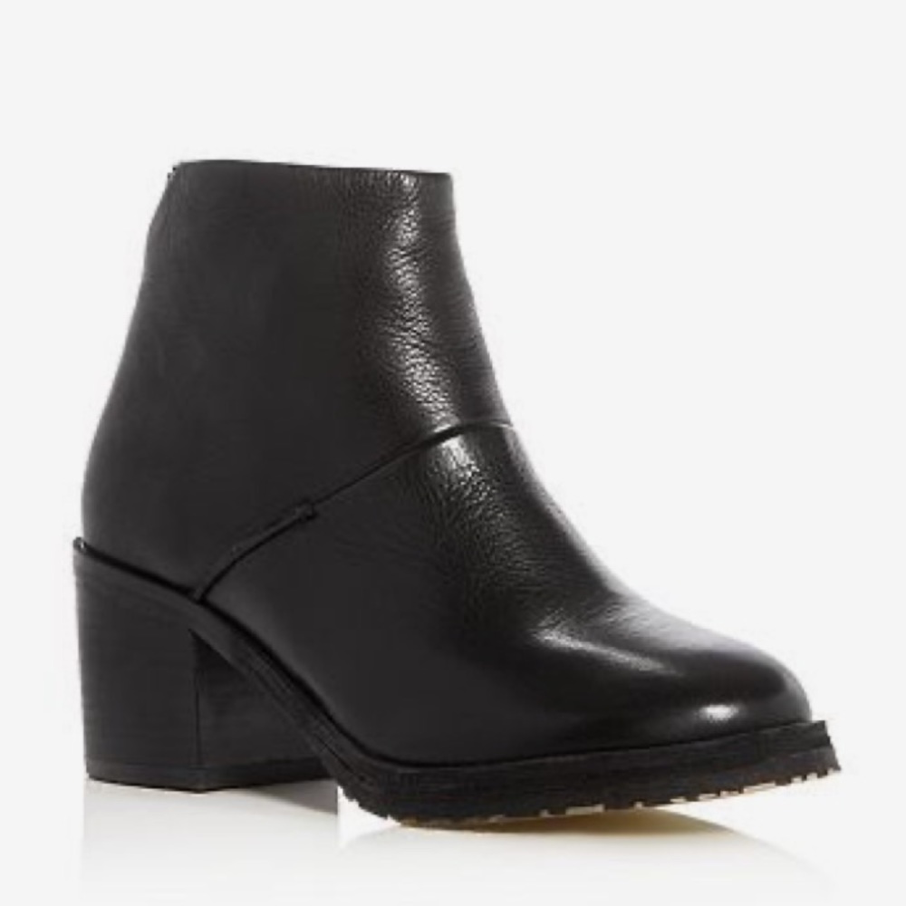 NEW Gentle Souls by Kenneth Cole Black Leather Ankle Boots Size 9.5